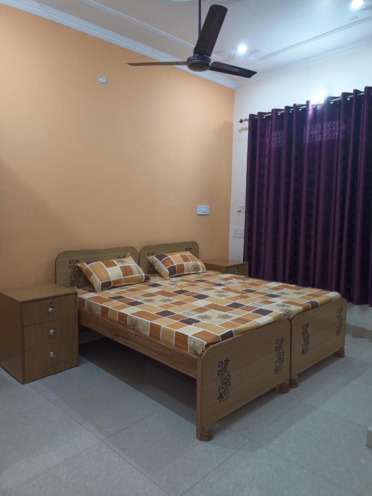 Anant Paying Guest House Ayodhya Εξωτερικό φωτογραφία