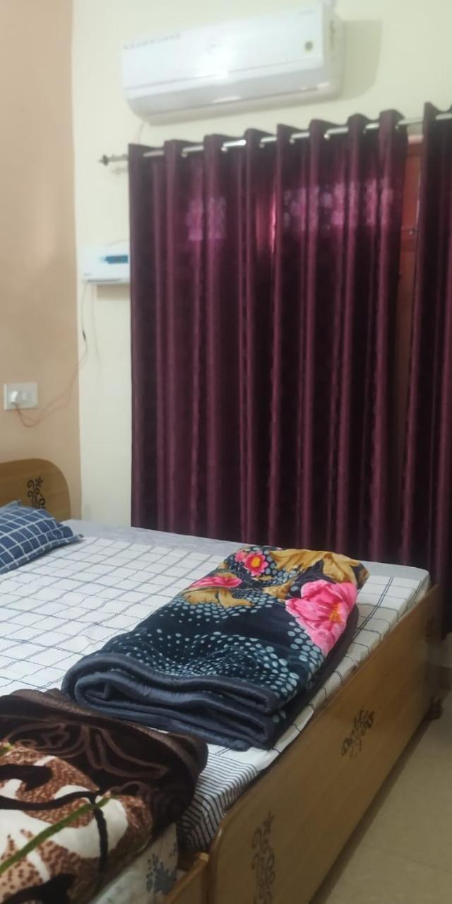 Anant Paying Guest House Ayodhya Εξωτερικό φωτογραφία